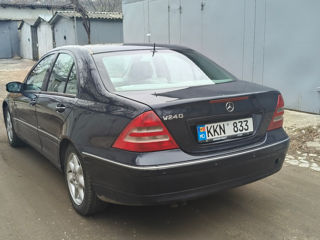 Mercedes C-Class foto 4