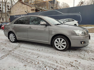 Toyota Avensis foto 6