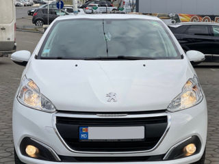 Peugeot 208 foto 3