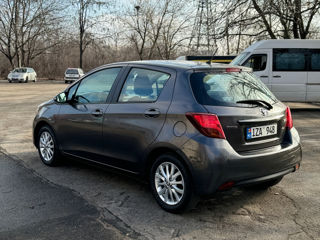 Toyota Yaris foto 2