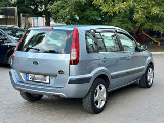 Ford Fusion foto 4