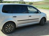 Volkswagen Touran foto 2