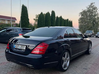 Mercedes S-Class foto 1