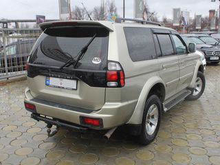 Mitsubishi Pajero foto 4