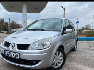 Renault Grand Scenic foto 2