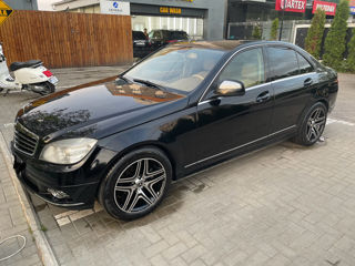 Mercedes C-Class foto 2