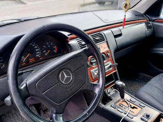 Mercedes E-Class foto 10