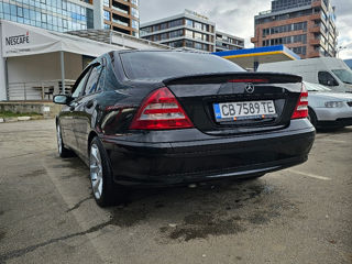 Mercedes C-Class foto 6