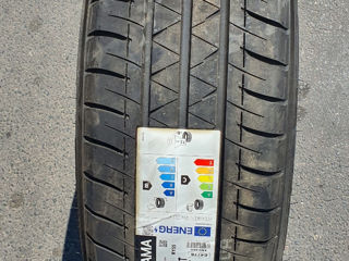 215/60 R17C foto 1