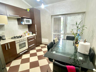 Apartament cu 2 camere, 67 m², Buiucani, Chișinău foto 5