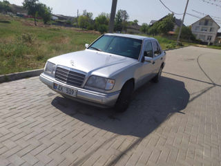 Mercedes Series (W124) foto 7