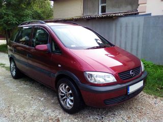 Opel Zafira foto 1