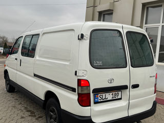 Toyota Hiace foto 4