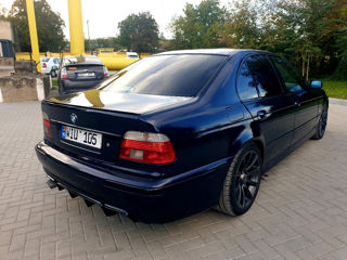 BMW 5 Series foto 10