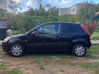 Ford Fiesta foto 4