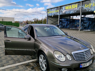 Mercedes E-Class foto 1