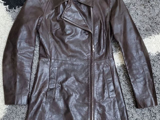 Продам женскую кожаную куртку Silver Coat из Франции. Жилетка камуфляж. Тирасполь.