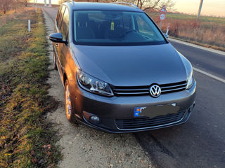 Volkswagen Touran foto 2