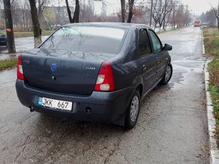 Dacia Logan foto 1