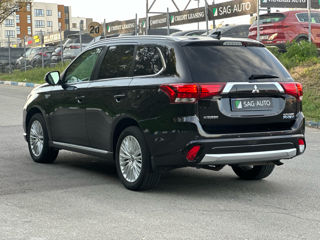 Mitsubishi Outlander foto 3