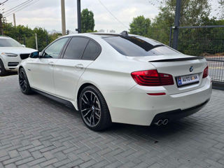 BMW 5 Series foto 8