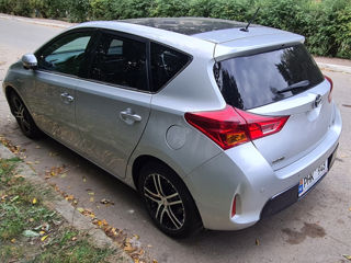 Toyota Auris foto 1