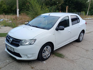 Dacia Logan foto 1