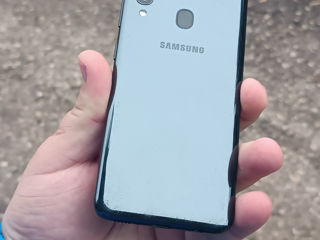 Samsung A20e.  32gb foto 8