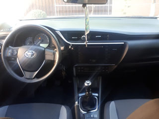 Toyota Auris фото 9