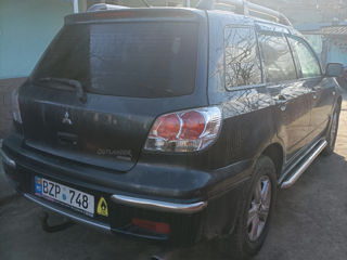 Mitsubishi Outlander foto 3