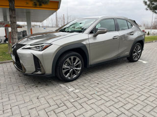 Lexus UX foto 2