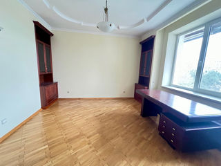 Apartament cu 4 camere, 156 m², Centru, Chișinău foto 12