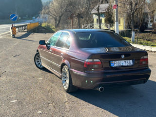 BMW 5 Series foto 3