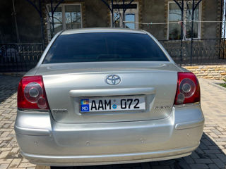 Toyota Avensis foto 6