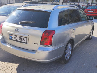 Toyota Avensis foto 3