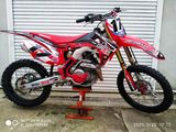 Honda CR450f foto 1