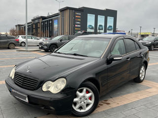 Mercedes C-Class foto 3