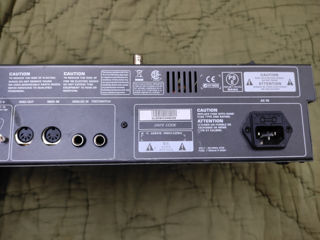 Behringer LC2412 foto 4