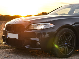 BMW 5 Series foto 2