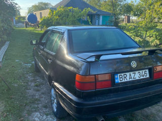 Volkswagen Vento foto 2