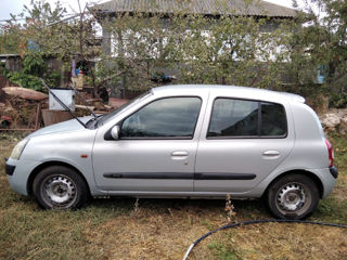 Renault Clio foto 1