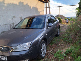 Ford Mondeo foto 2