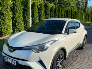 Toyota C-HR foto 2