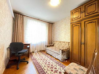 Apartament cu 3 camere, 72 m², Buiucani, Chișinău foto 8