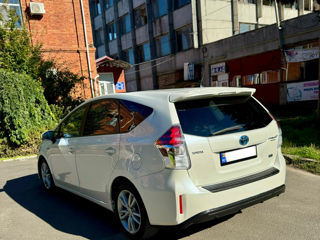 Toyota Prius + foto 17