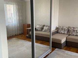 Apartament cu 2 camere, 60 m², Botanica, Chișinău foto 2