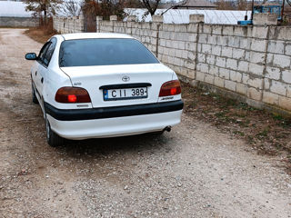 Toyota Avensis foto 4