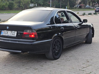 BMW 5 Series foto 3