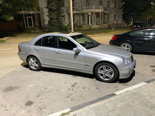 Mercedes C-Class foto 8