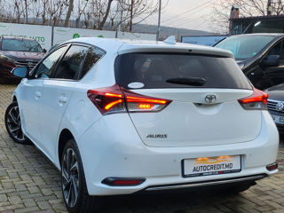 Toyota Auris foto 2